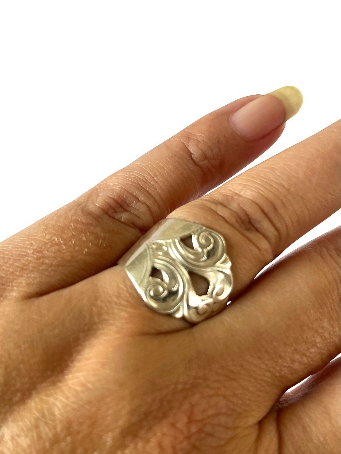Enkelt men elegant 3 tårnet ring