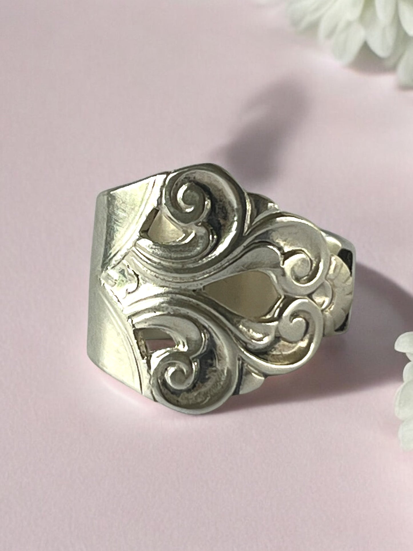 Enkelt men elegant 3 tårnet ring