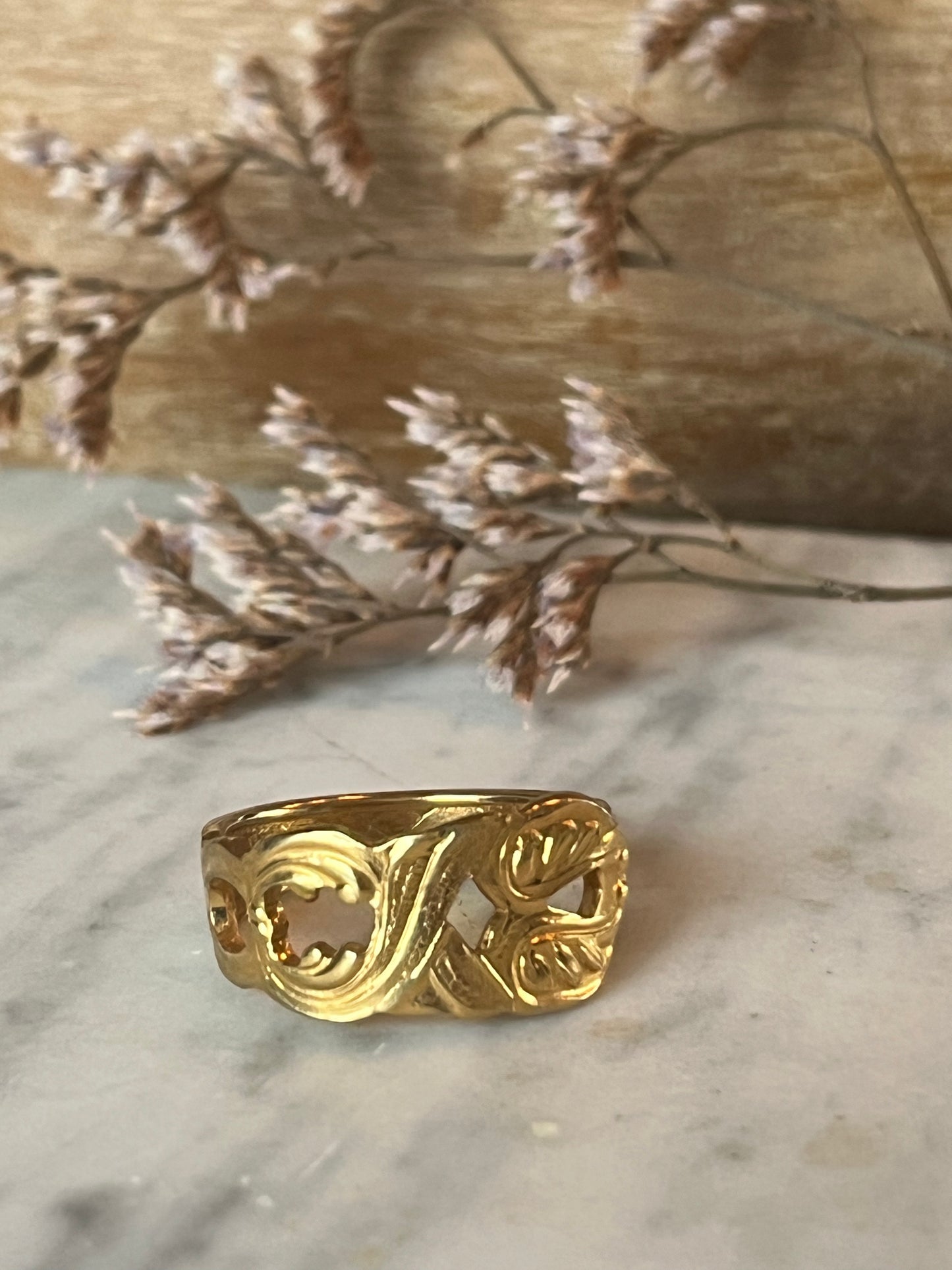 Forgyldt snoet ring