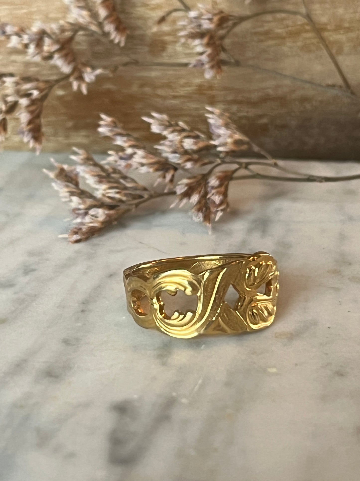 Forgyldt snoet ring