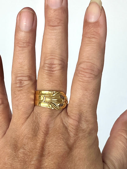 Forgyldt ring af gammelt bestik, håndlavet smykke i genbrugt sølvtøj