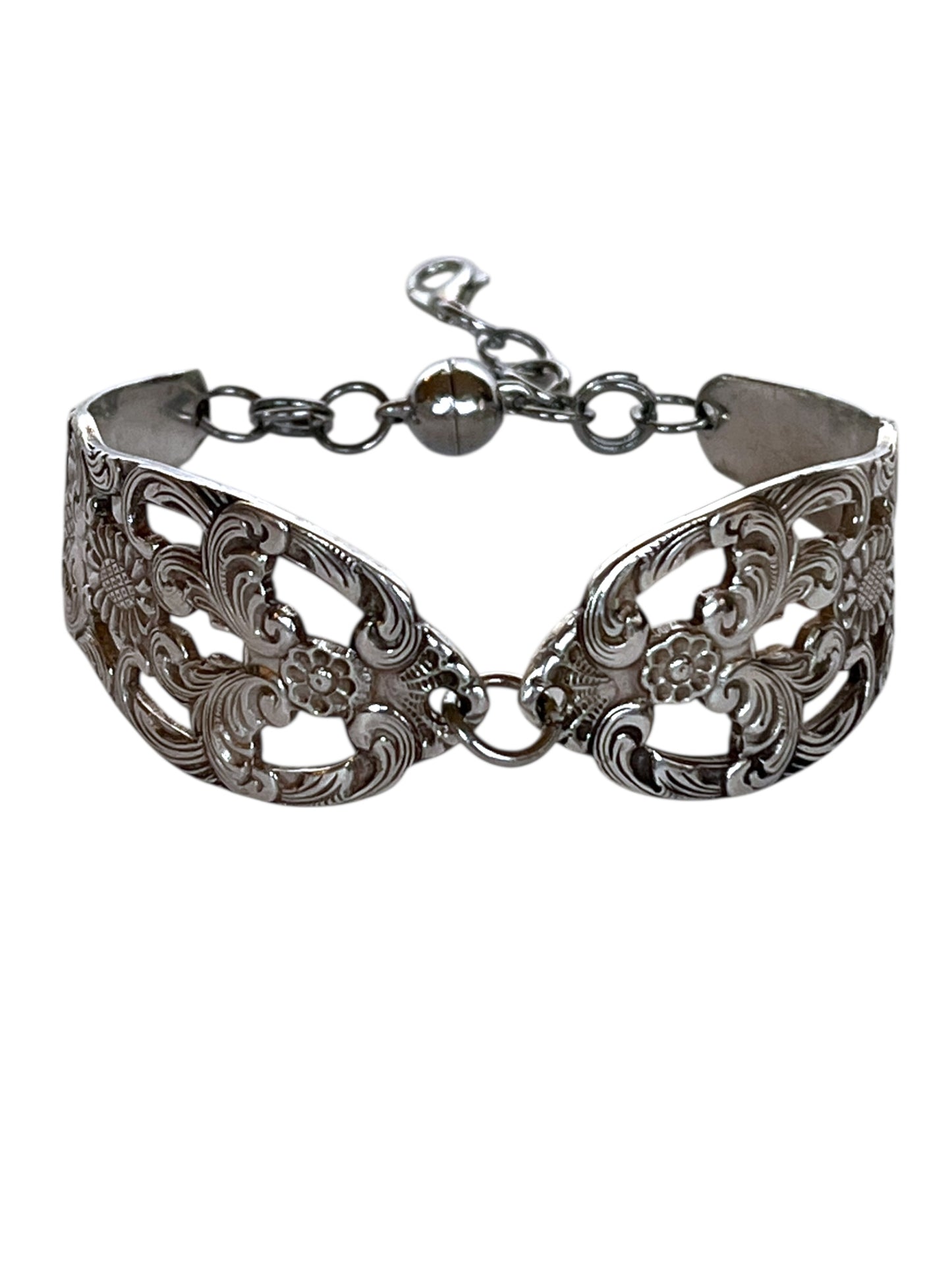 Armbånd af gammelt bestik, håndlavet vintage smykke i antikt sølv