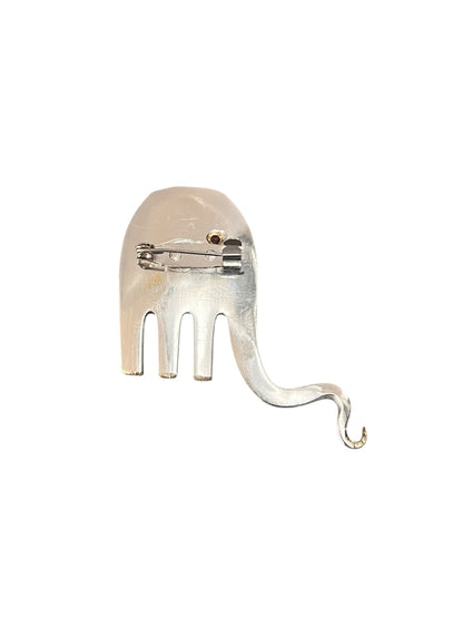 Elefant broche af gammelt bestik med krøllet snabel, unik håndlavet gaffel broche, lavet af Monnas Smykkedesign