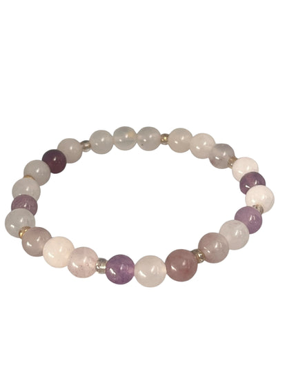 Pink jade Krystal armbånd med naturlige smykkesten i harmoniske farver, håndlavet og unikt i sit udtryk, lavet af Monnas Smykkedesign