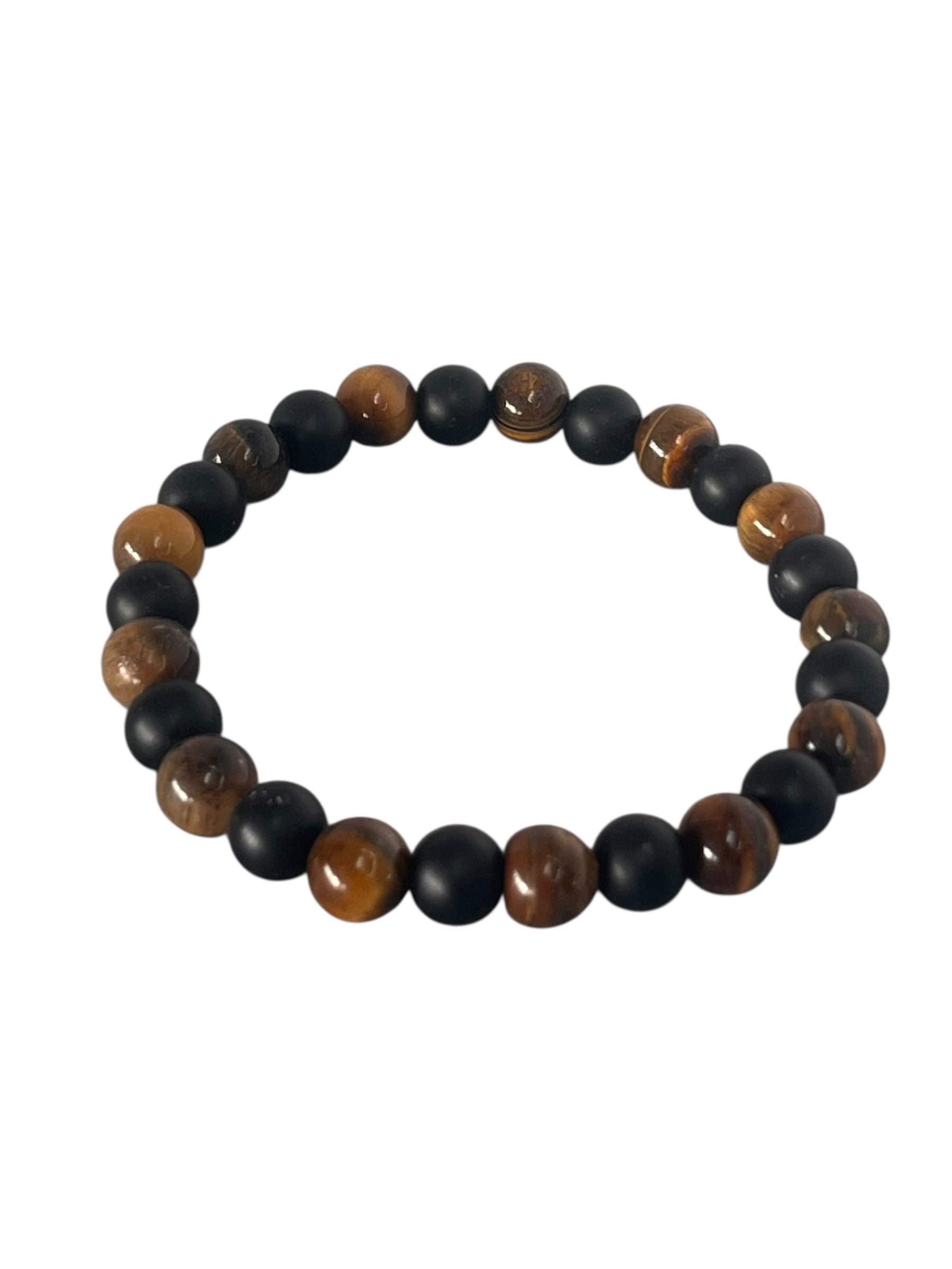 Tigerøje og onyx Krystal armbånd med ægte sten og naturlige variationer, trukket på elastik og skabt med fokus på ro og balance, lavet af Monnas Smykkedesign