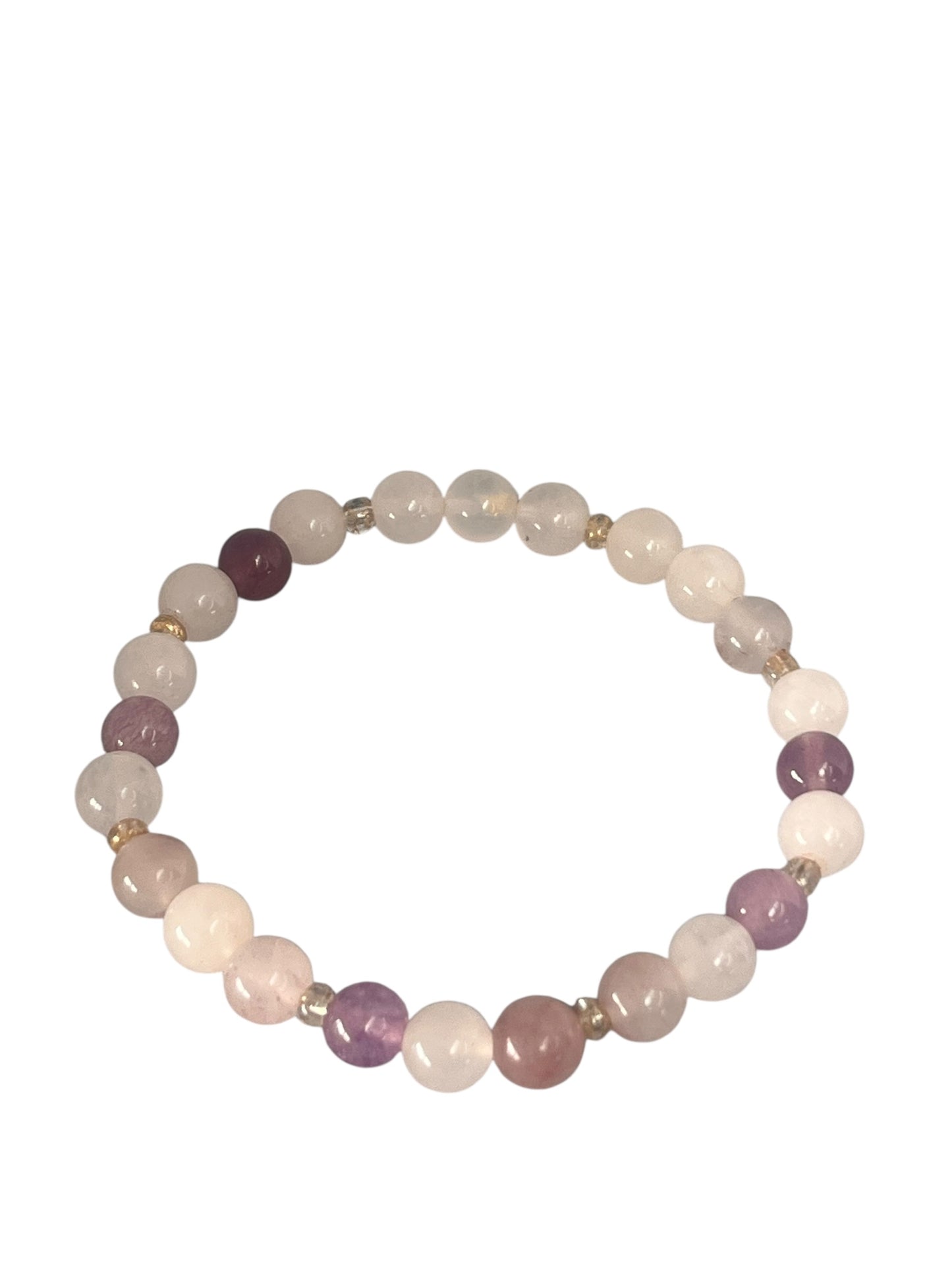 Pink jade Krystal armbånd med ægte smykkesten i et roligt og harmonisk udtryk, håndlavet og hver især unikt, lavet af Monnas Smykkedesign