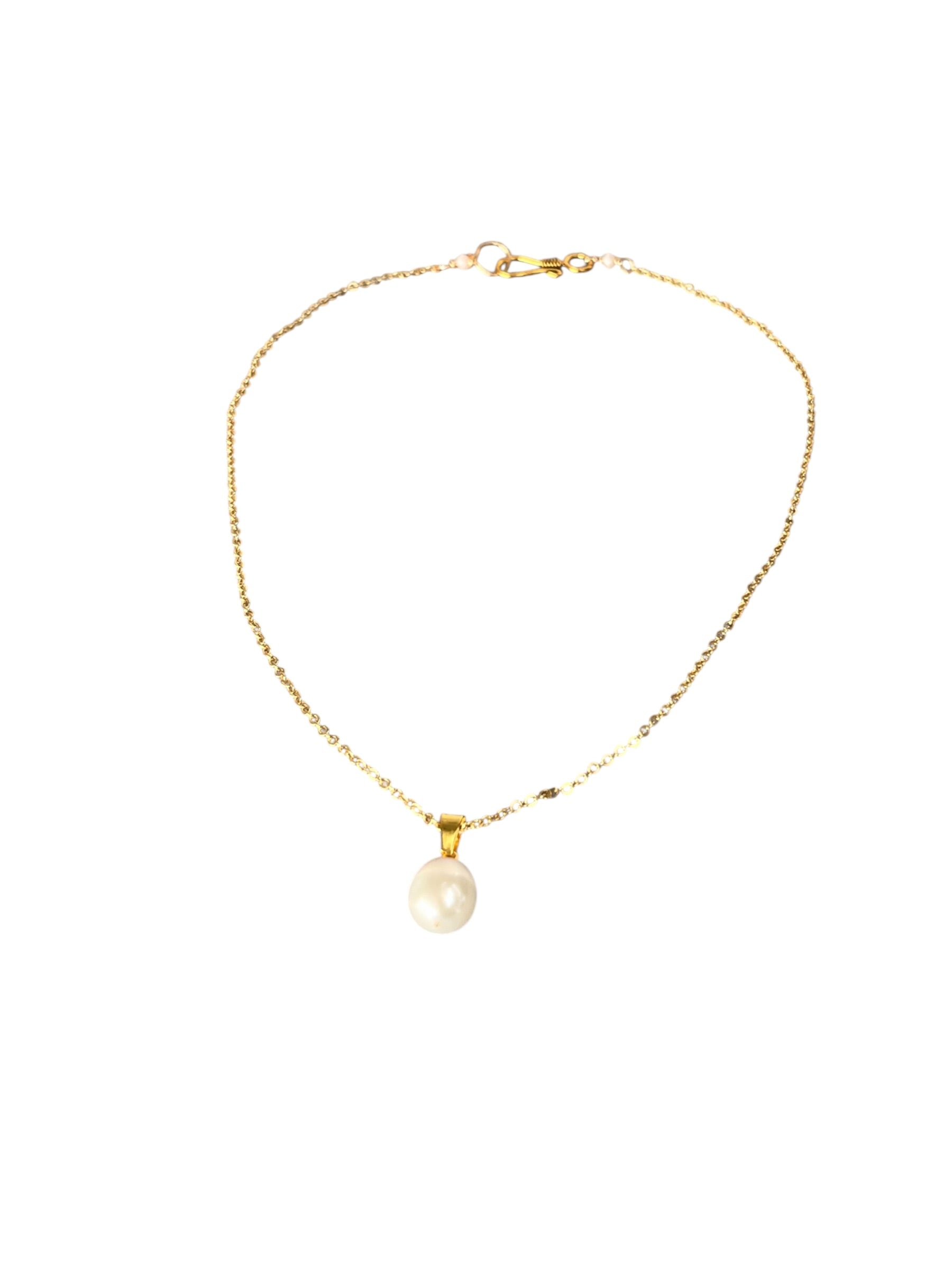 elegant-halskæde-med-stor-barok-perle-feminint-smykke-lavet-af-monnas-smykkedesign