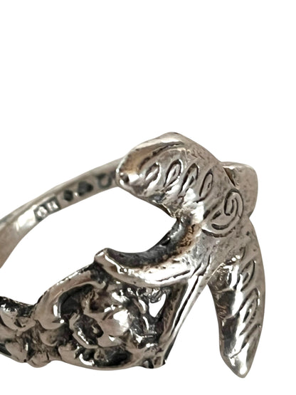 Nærbillede af sølv ring/sølvstempel, Sølvring af gammelt bestik, håndlavet smykke i genbrugt sølvtøj , lavet af Monnas Smykkedesign
