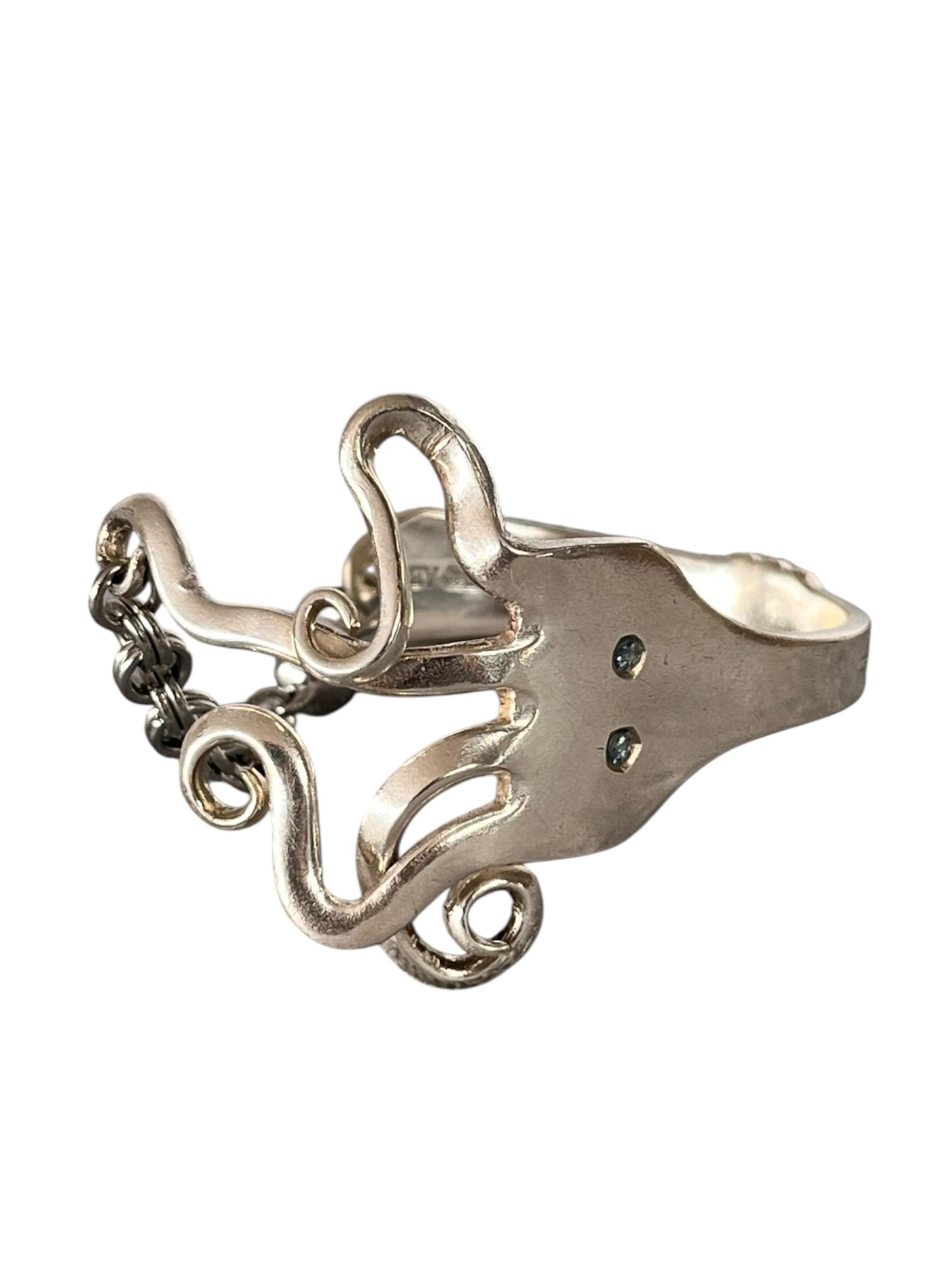 Statement armbånd med blæksprutte design formet af sølvplet gaffel, smykke af genbrugssølv lavet af Monnas Smykkedesign