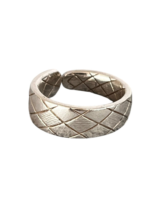Harlekin ske ring håndlavet ring lavet af ske i gammelt bestik lavet af Monnas Smykkedesign