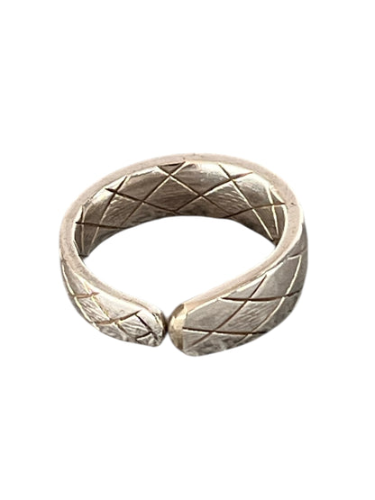 Håndlavet ske ring Harlekin genbrugssmykke ring lavet af ske lavet af Monnas Smykkedesign