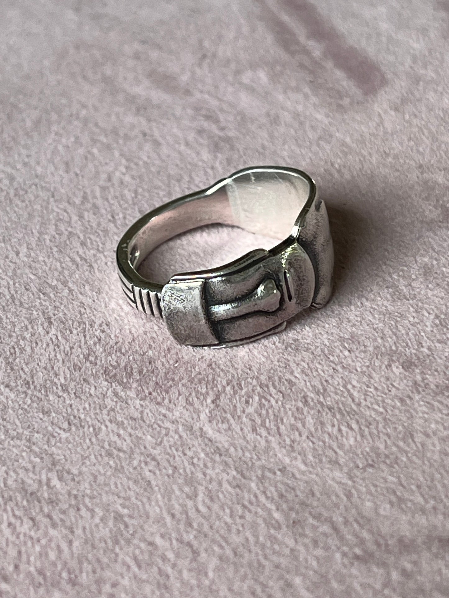 Aku-Aku ring af gammel souvenirske fra Kon-Tiki Museet str 59/61